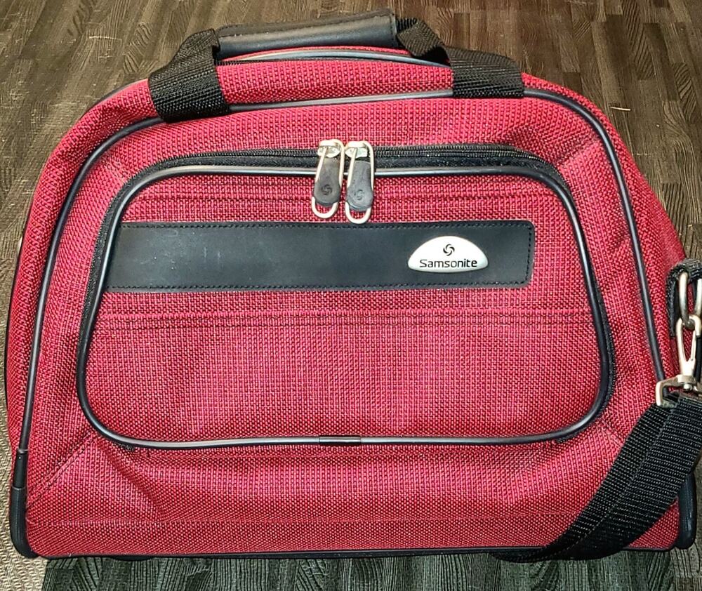 Samsonite Red Carry On Bag Travel Overnight Tote Weekender Luggage 17x11 Duffle